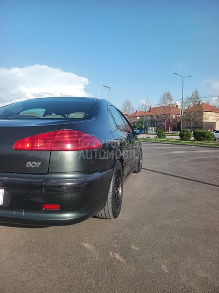 Peugeot 607 