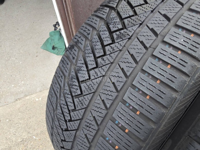 Continental 225/40 R18 Zimska