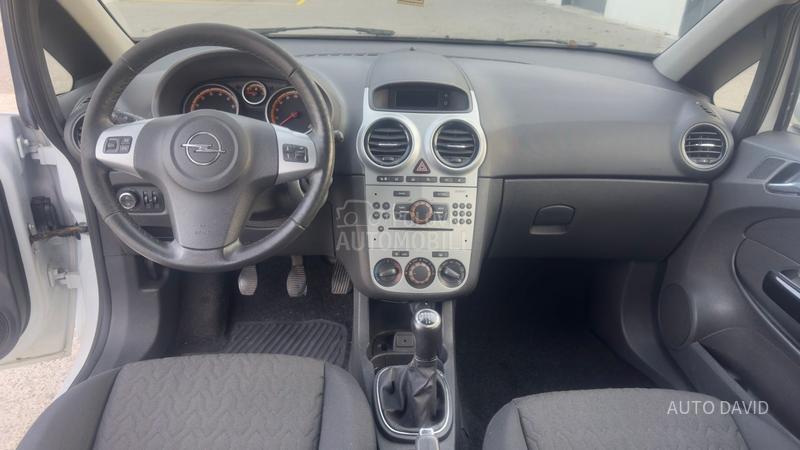 Opel Corsa D 1.4B SVAJCARSKA