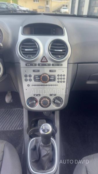 Opel Corsa D 1.4B SVAJCARSKA