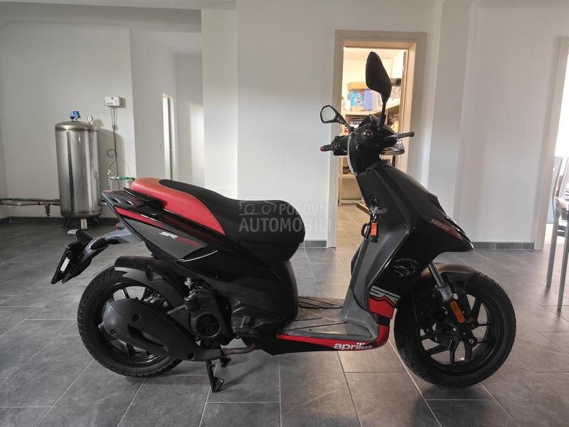 Aprilia sr