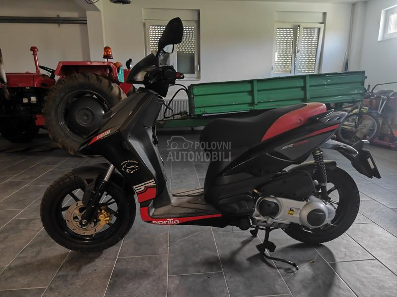 Aprilia sr