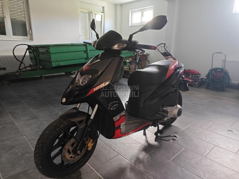 Aprilia sr