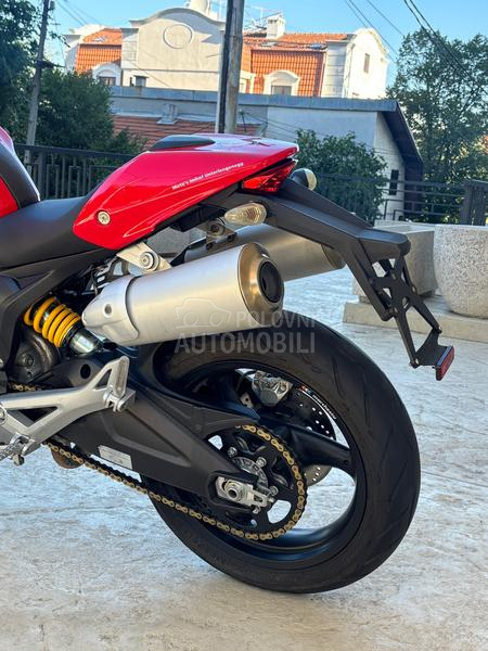 Ducati monster 696