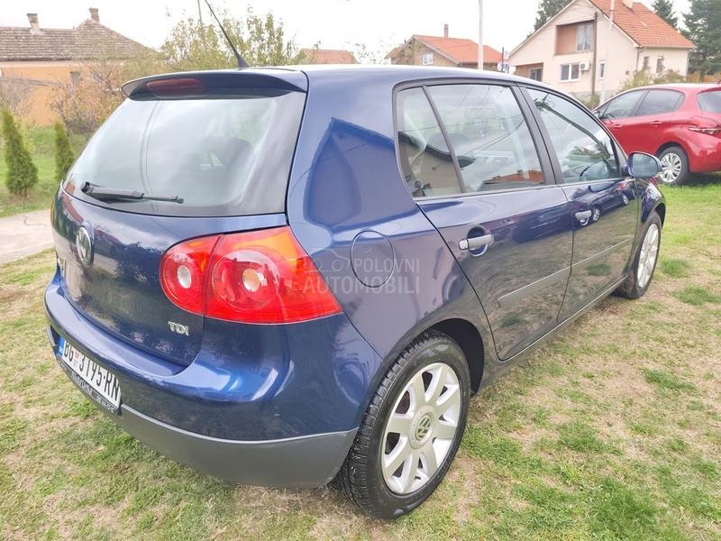 Volkswagen Golf 5 //NOVI SERVISI//