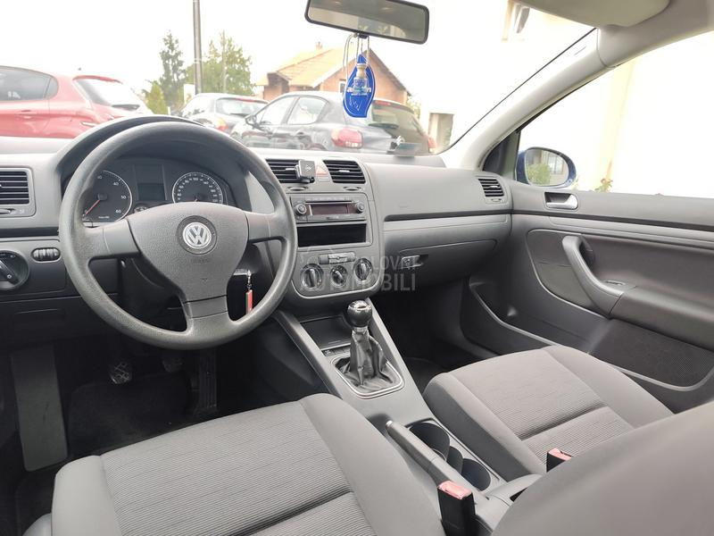 Volkswagen Golf 5 //NOVI SERVISI//