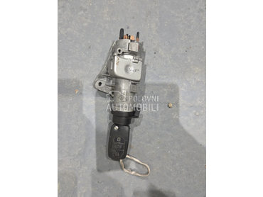 Kontakt brava sa kljucem za Audi A4 od 2001. do 2004. god.