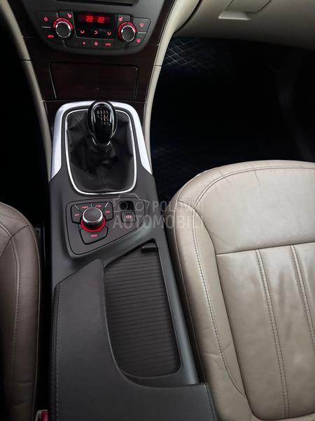 Opel Insignia 2.0CDTi