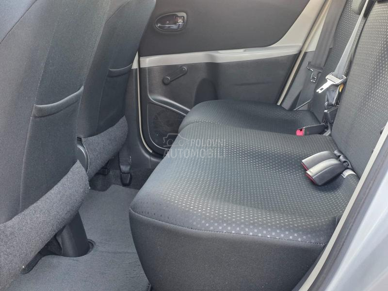 Toyota Yaris 1.33 vvt-i