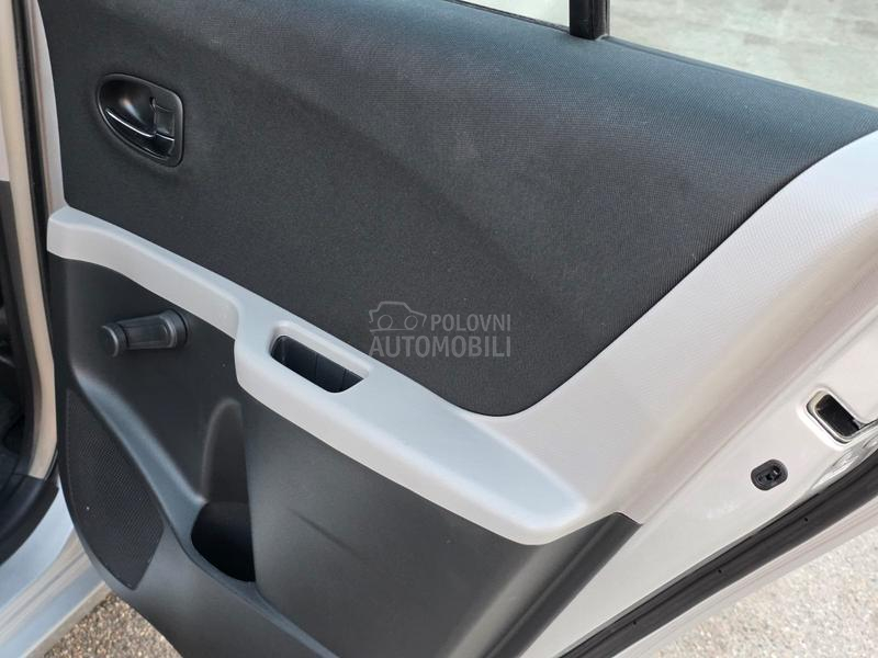 Toyota Yaris 1.33 vvt-i