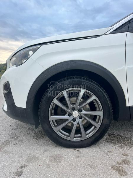 Peugeot 3008 1.2 CH