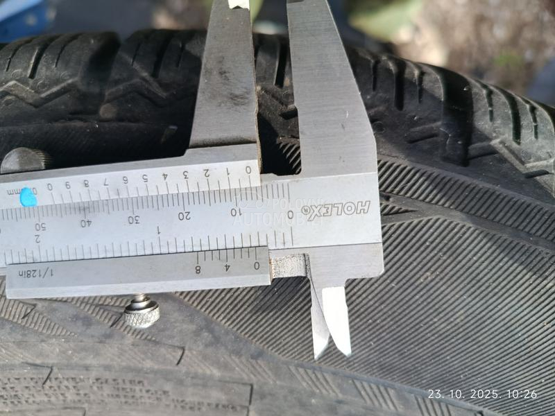 Nokian 215/65 R17 Zimska