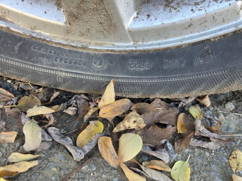 Aluminijumske felne renault sa gumama 16" 5 x 108