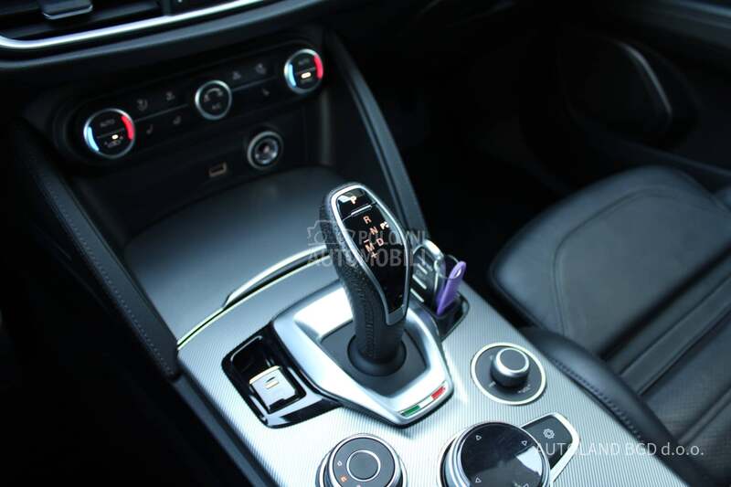 Alfa Romeo Stelvio 2.0 VELOCE Q4 AUT
