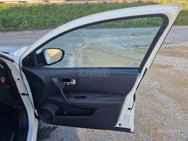 Nissan Qashqai + 2 A K C I J A