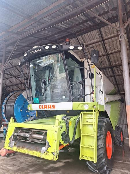Claas Tucano 320