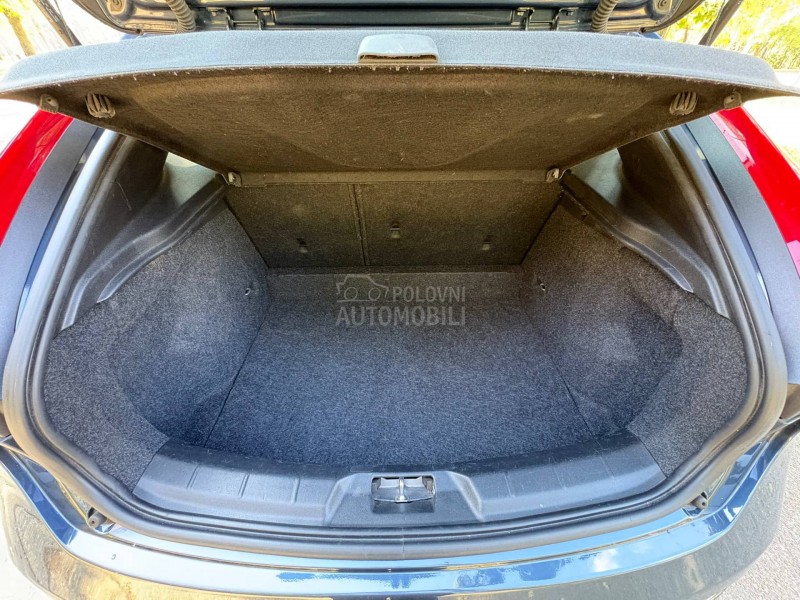 Volvo V40 2.0d D2 pano kož