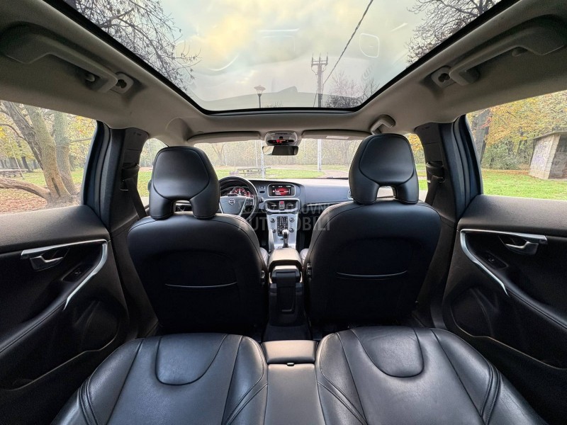 Volvo V40 2.0d D2 pano kož