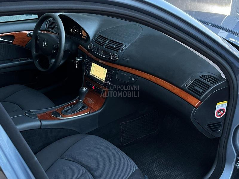 Mercedes Benz E 220 W211