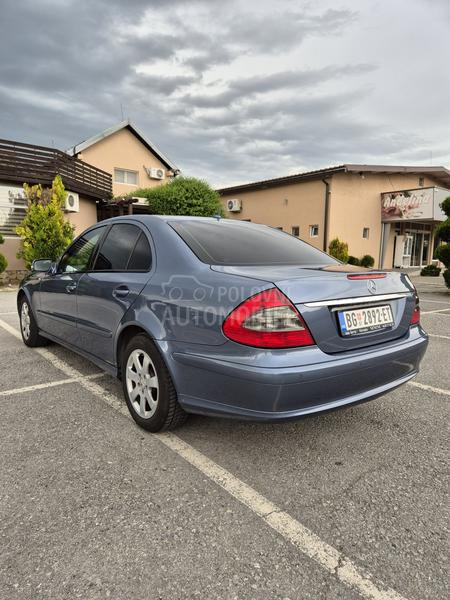 Mercedes Benz E 220 W211