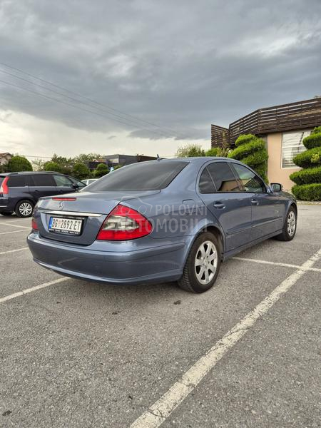 Mercedes Benz E 220 W211