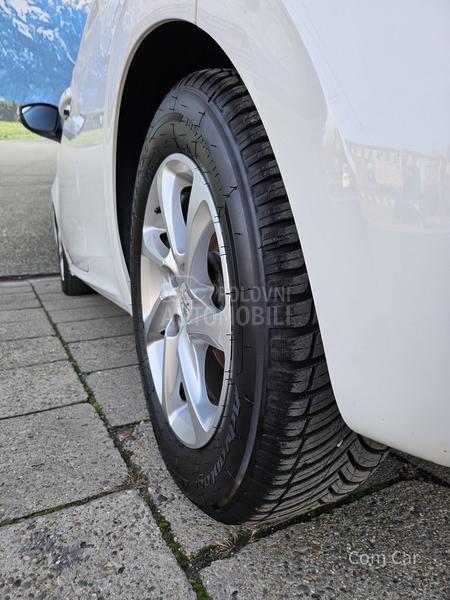 Peugeot 208 t n g / a t e s t