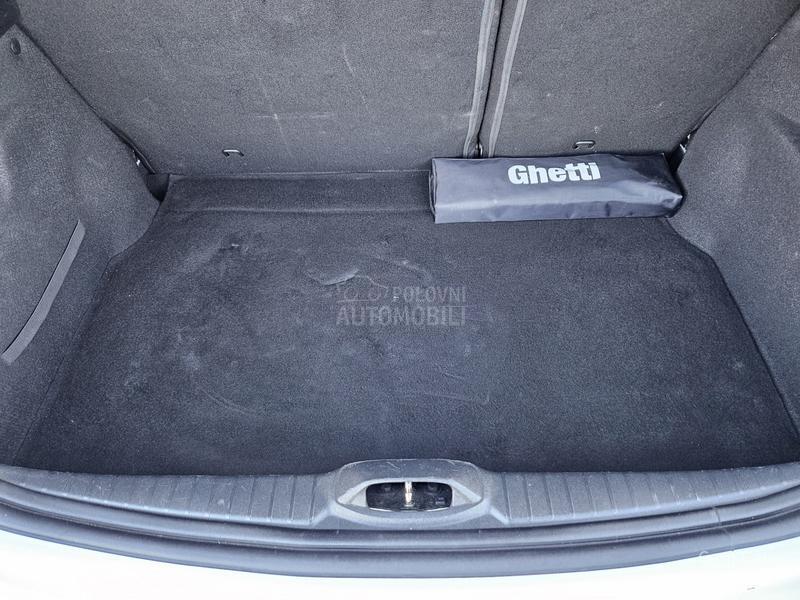 Peugeot 208 t n g / a t e s t