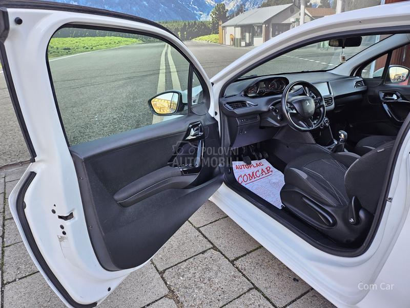 Peugeot 208 t n g / a t e s t