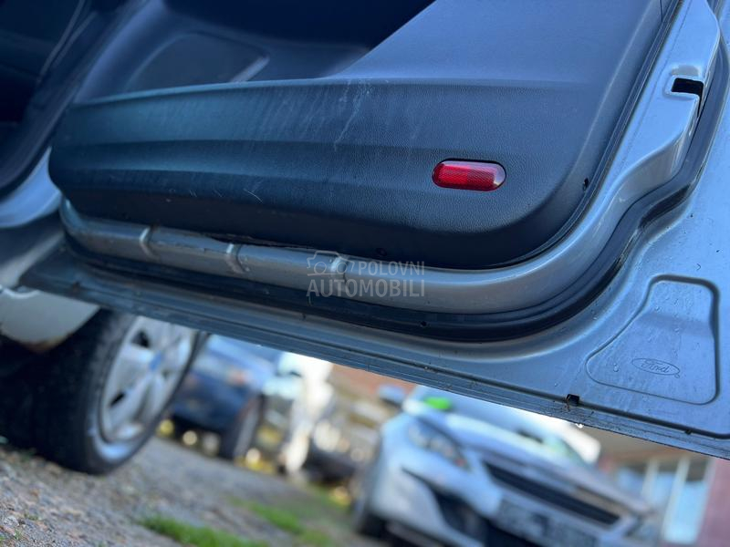 vrata prednja leva desna