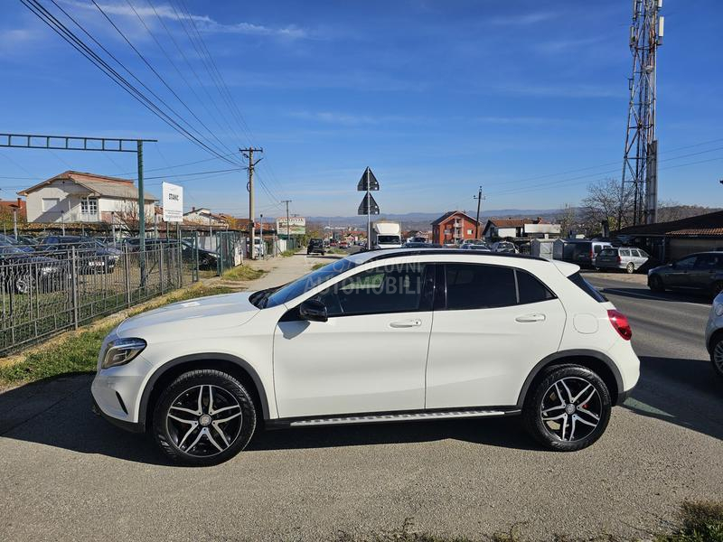 Mercedes Benz GLA 200 D STYLE