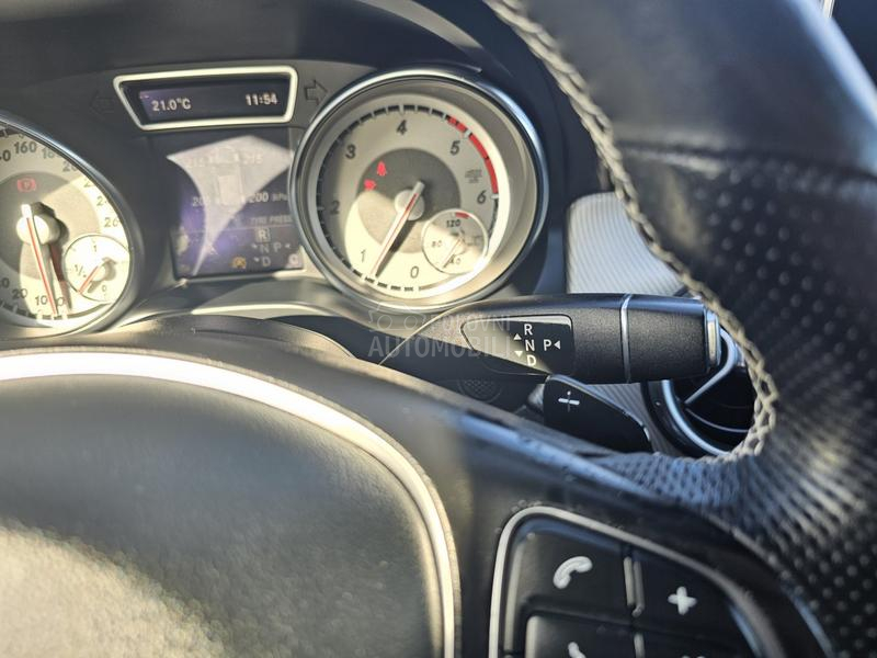 Mercedes Benz GLA 200 D STYLE