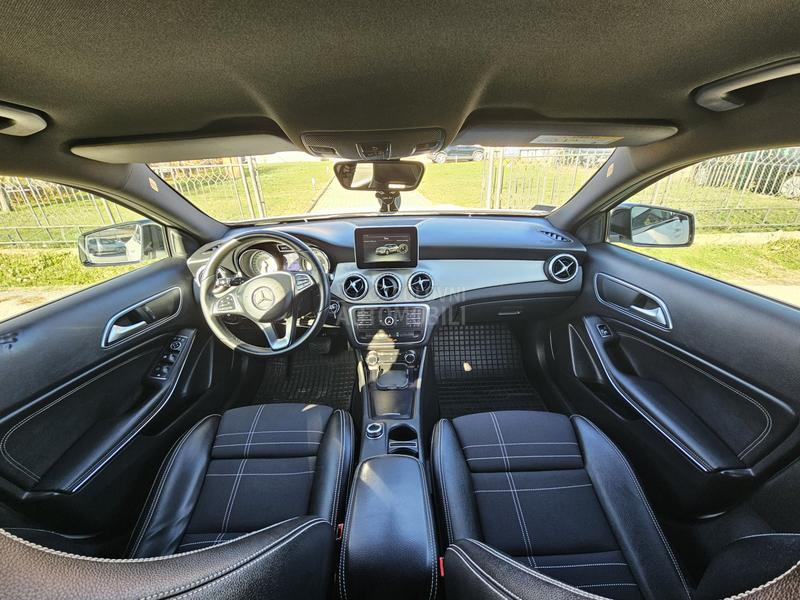 Mercedes Benz GLA 200 D STYLE