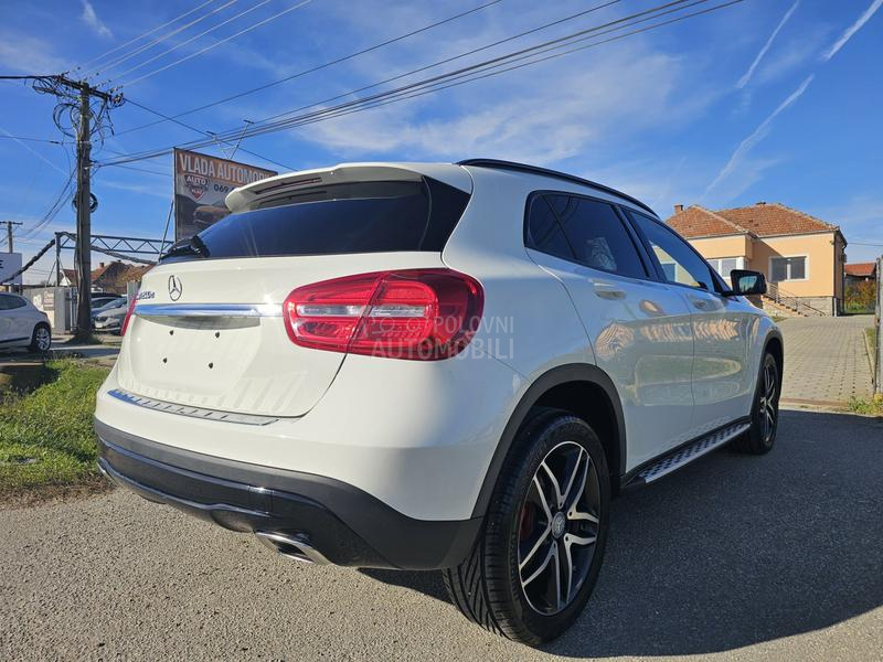 Mercedes Benz GLA 200 D STYLE
