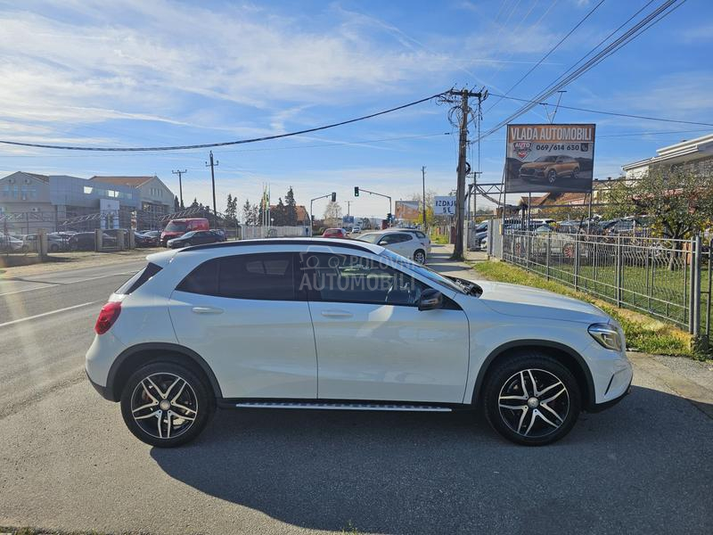 Mercedes Benz GLA 200 D STYLE