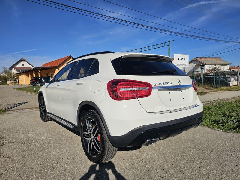 Mercedes Benz GLA 200 D STYLE