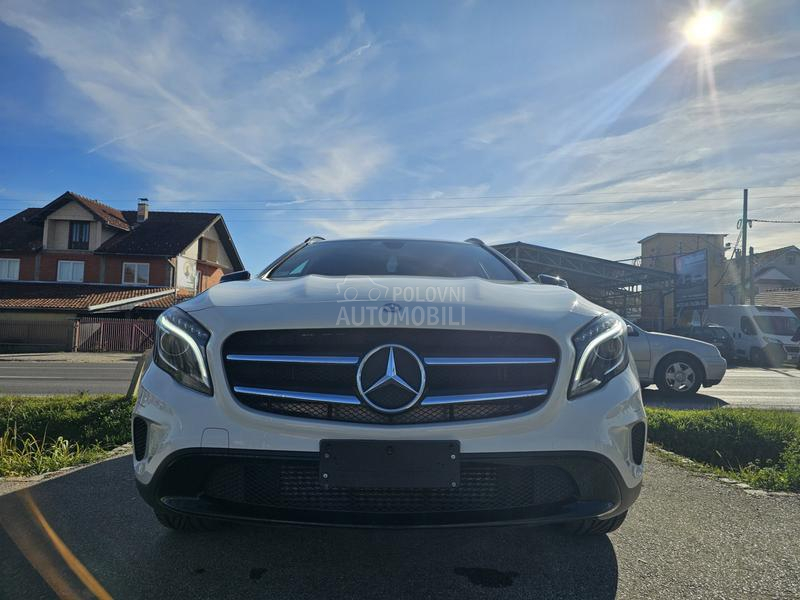 Mercedes Benz GLA 200 D STYLE