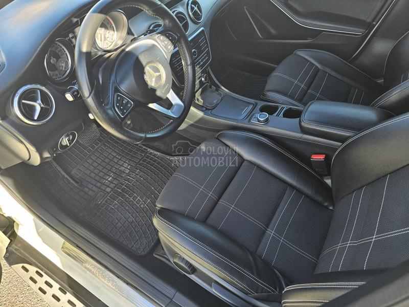 Mercedes Benz GLA 200 D STYLE