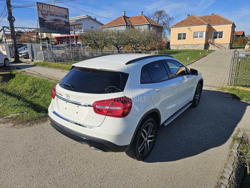 Mercedes Benz GLA 200 D STYLE