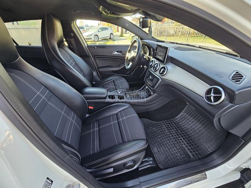 Mercedes Benz GLA 200 D STYLE