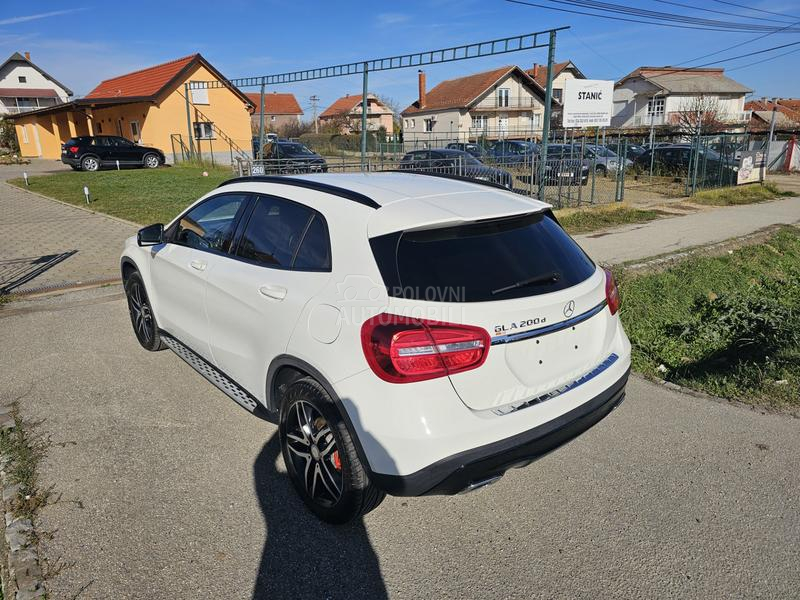 Mercedes Benz GLA 200 D STYLE