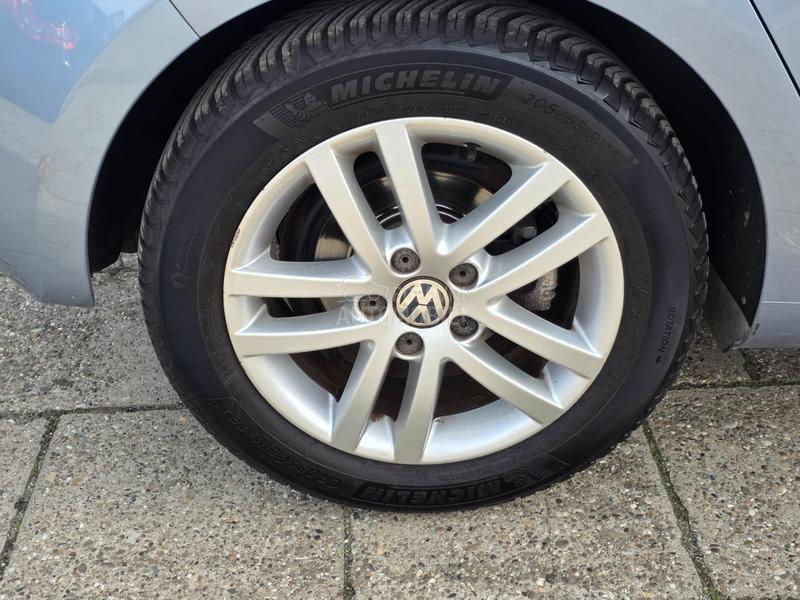 Volkswagen Golf 6 1.6tdi 77 HIGHLINE
