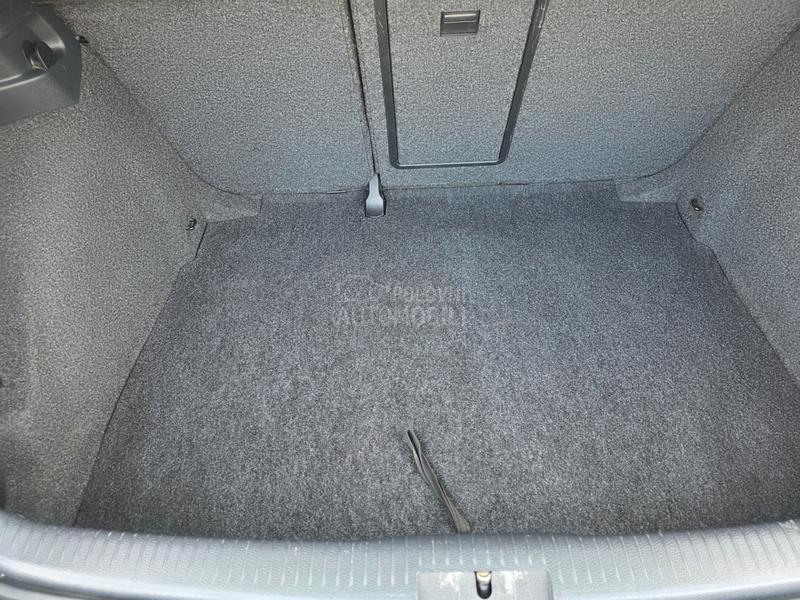 Volkswagen Golf 6 1.6tdi 77 HIGHLINE