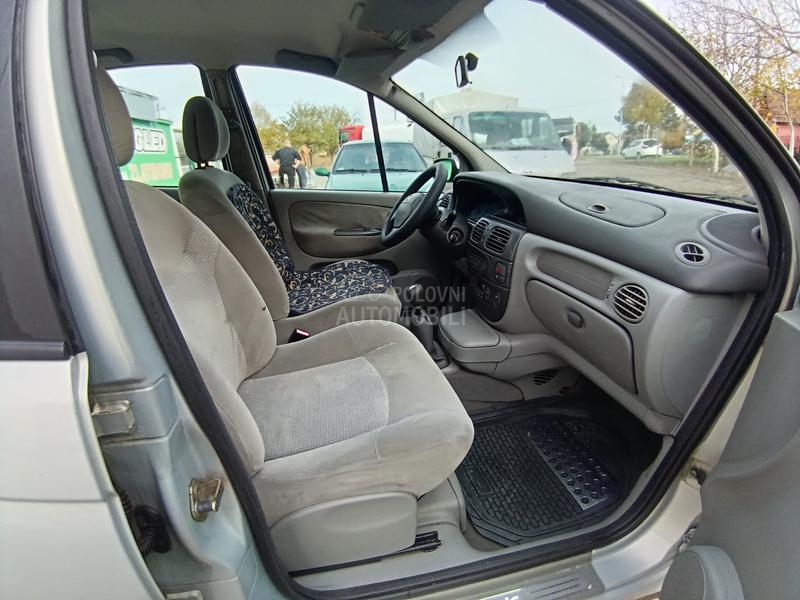 Renault Scenic vredi pogledati