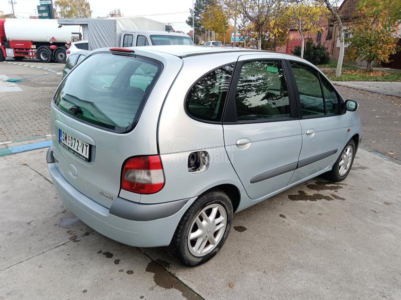 Renault Scenic vredi pogledati