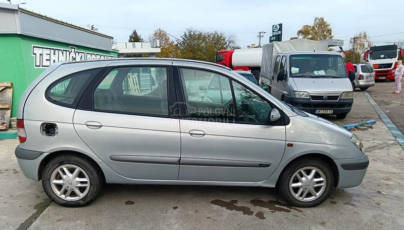Renault Scenic vredi pogledati