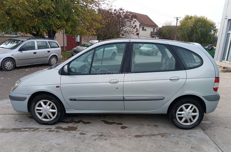 Renault Scenic vredi pogledati