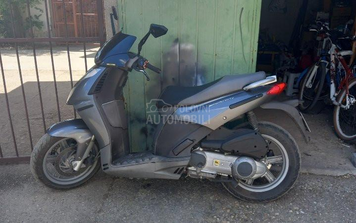 Aprilia sportcity 250 i.e.