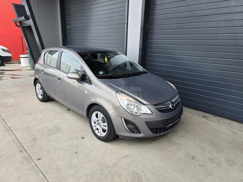 Opel Corsa D 1.2 COSMO