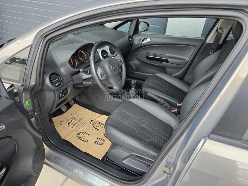 Opel Corsa D 1.2 COSMO