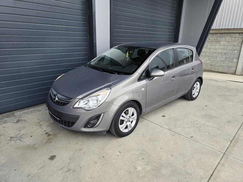 Opel Corsa D 1.2 COSMO
